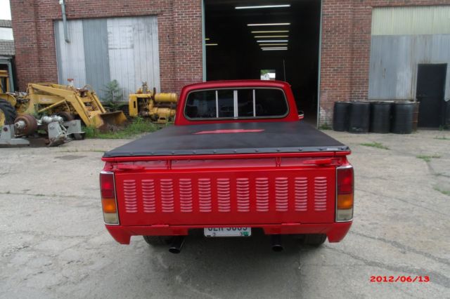 1978 RED Chevrolet LUV Standard Cab Pickup