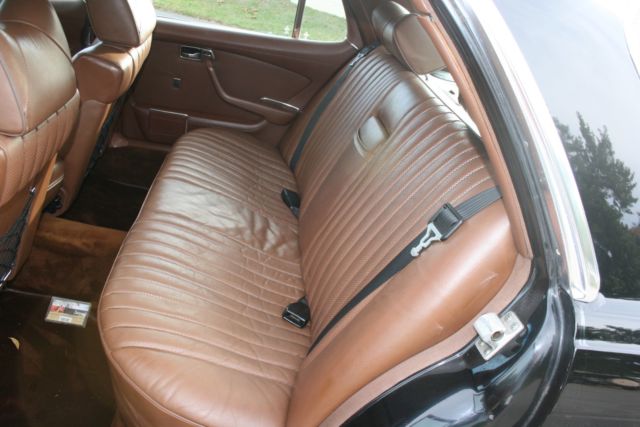 1978 Black Mercedes-Benz 400-Series Sedan