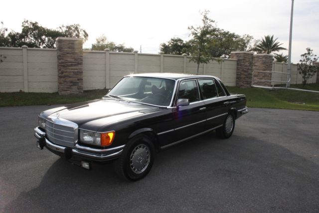 1978 Black Mercedes-Benz 400-Series Sedan