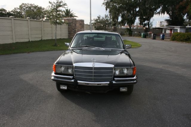 1978 Black Mercedes-Benz 400-Series Sedan
