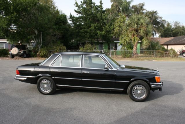 1978 Black Mercedes-Benz 400-Series Sedan