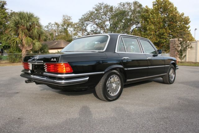 1978 Black Mercedes-Benz 400-Series Sedan