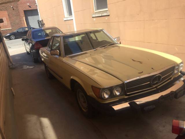 1978 White Mercedes-Benz SL-Class Coupe