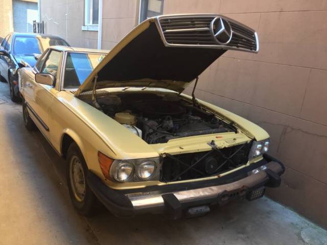 1978 White Mercedes-Benz SL-Class Coupe