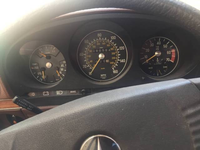 1978 White Mercedes-Benz SL-Class Coupe