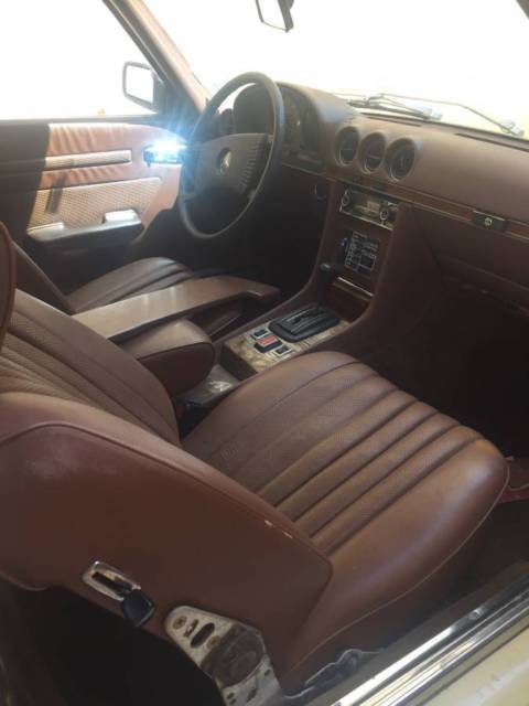 1978 White Mercedes-Benz SL-Class Coupe