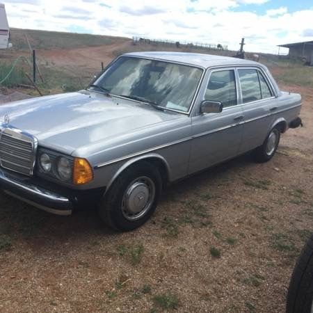 1978 Silver/Gray Mercedes-Benz 300-Series Sedan