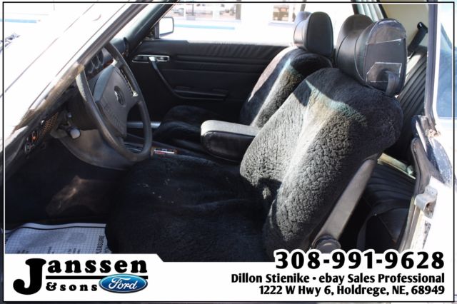 1978 White Mercedes-Benz 400-Series 2-door coupe