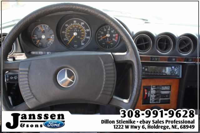 1978 White Mercedes-Benz 400-Series 2-door coupe