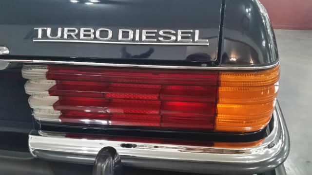 1978 Dark Blue Mercedes-Benz 300-Series 4-dr sedan