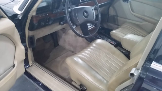 1978 Dark Blue Mercedes-Benz 300-Series 4-dr sedan