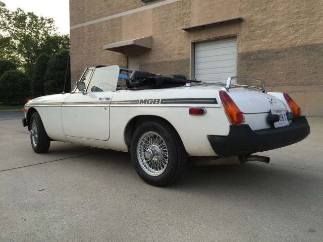 1978 White MG MGB Convertible