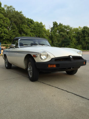 1978 White MG MGB Convertible