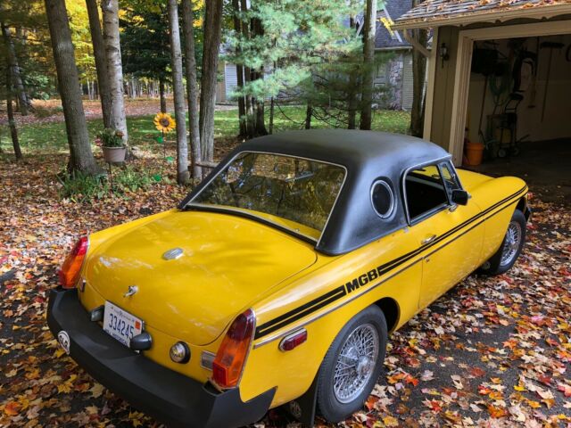 1978 Yellow MG MGB Convertible