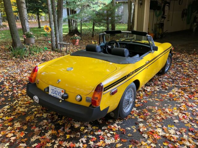 1978 Yellow MG MGB Convertible