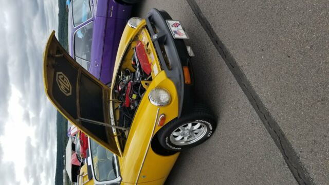 1978 Yellow MG MGB Convertible