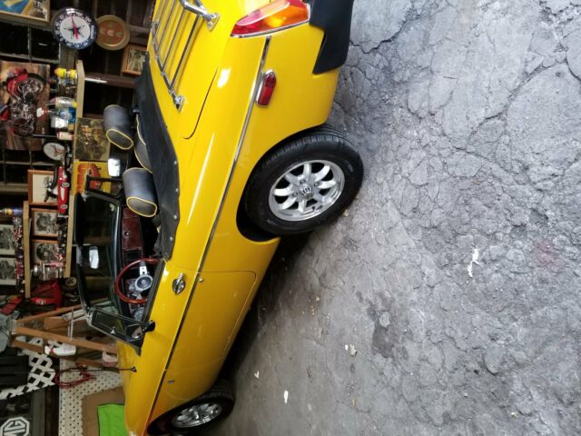 1978 Yellow MG MGB Convertible