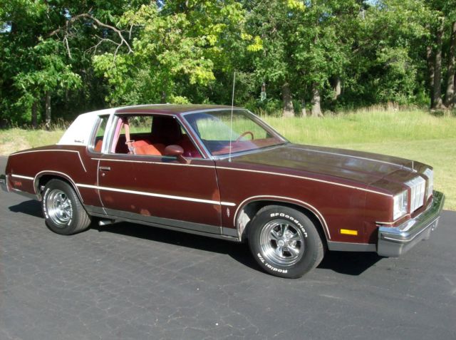 1978 Burgundy Oldsmobile Cutlass