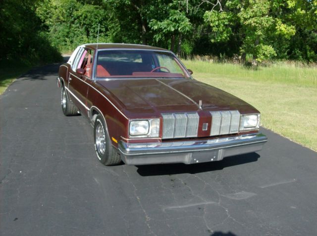 1978 Burgundy Oldsmobile Cutlass