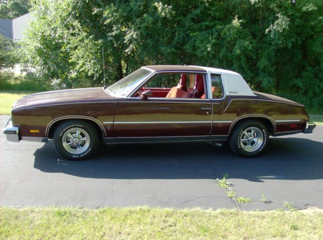 1978 Burgundy Oldsmobile Cutlass