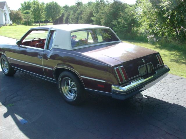 1978 Burgundy Oldsmobile Cutlass