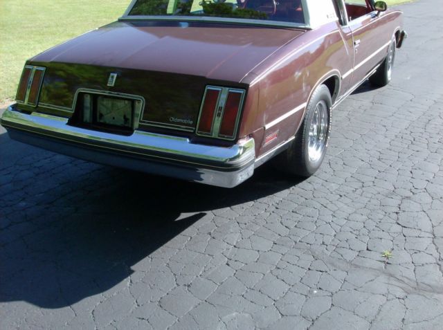 1978 Burgundy Oldsmobile Cutlass