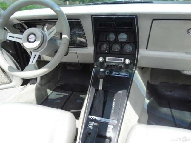 1978 Silver Chevrolet Corvette