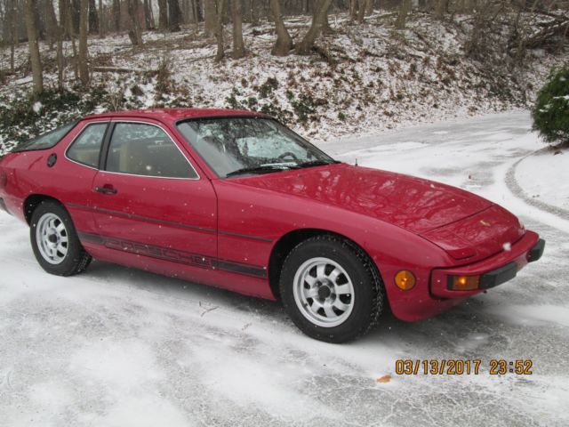 1978 Red Porsche 924 Coupe
