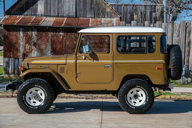 1978 Brown Toyota FJ Cruiser SUV