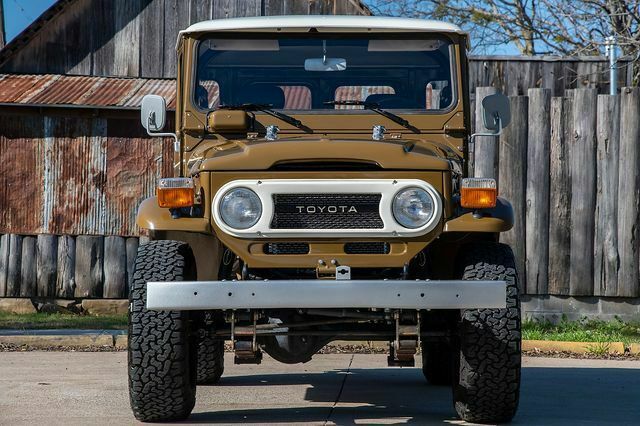 1978 Brown Toyota FJ Cruiser SUV