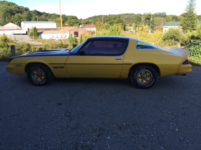 1978 Yellow/Black Chevrolet Camaro 2 Door