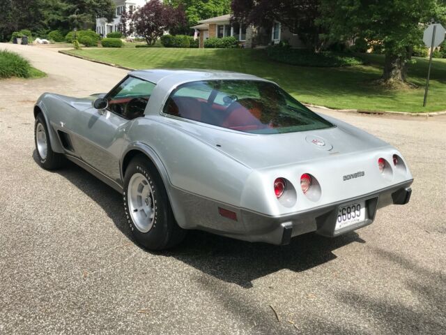 1978 Silver/Gray Chevrolet Corvette Coupe