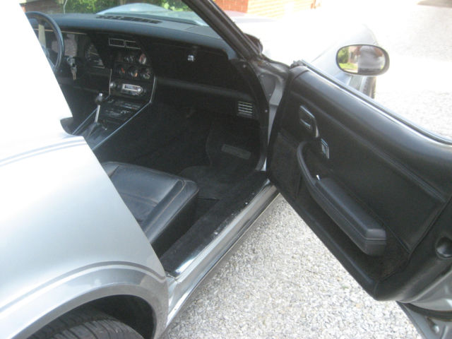 1978 SILVER WITH GRAY Chevrolet Corvette Coupe