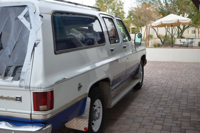 1978 White Chevrolet Suburban