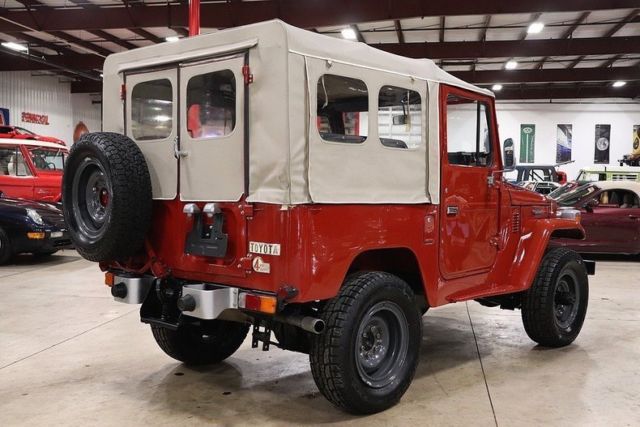 1978 Red Toyota FJ 40 SUV