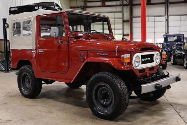 1978 Red Toyota FJ 40 SUV