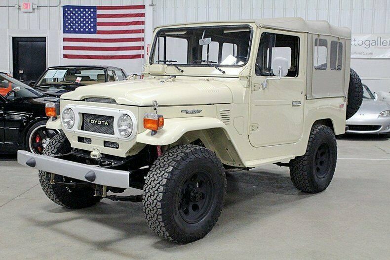 1978 Beige Toyota FJ 40 SUV