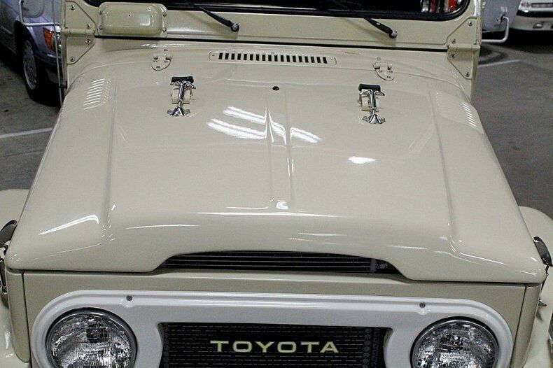 1978 Beige Toyota FJ 40 SUV