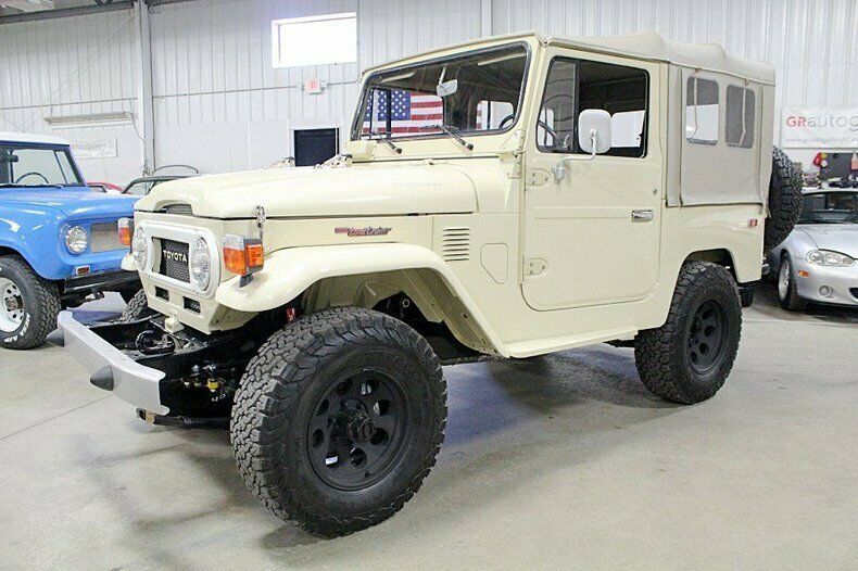 1978 Beige Toyota FJ 40 SUV