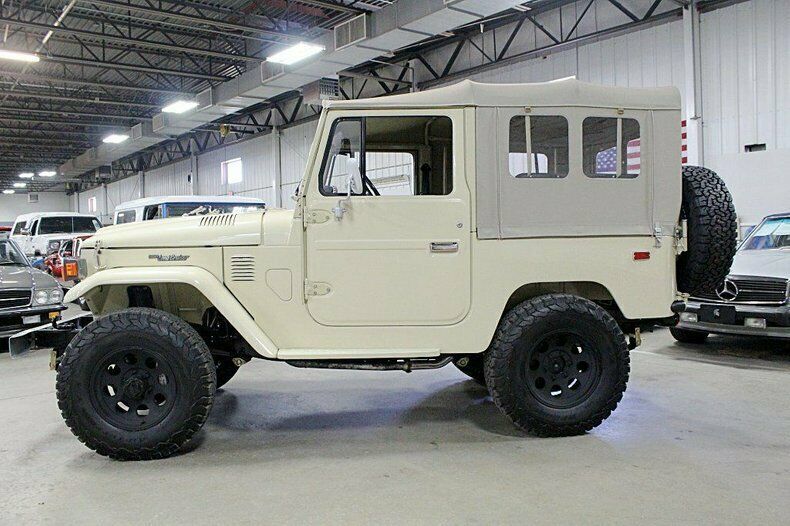 1978 Beige Toyota FJ 40 SUV