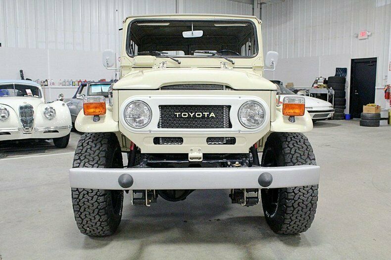 1978 Beige Toyota FJ 40 SUV