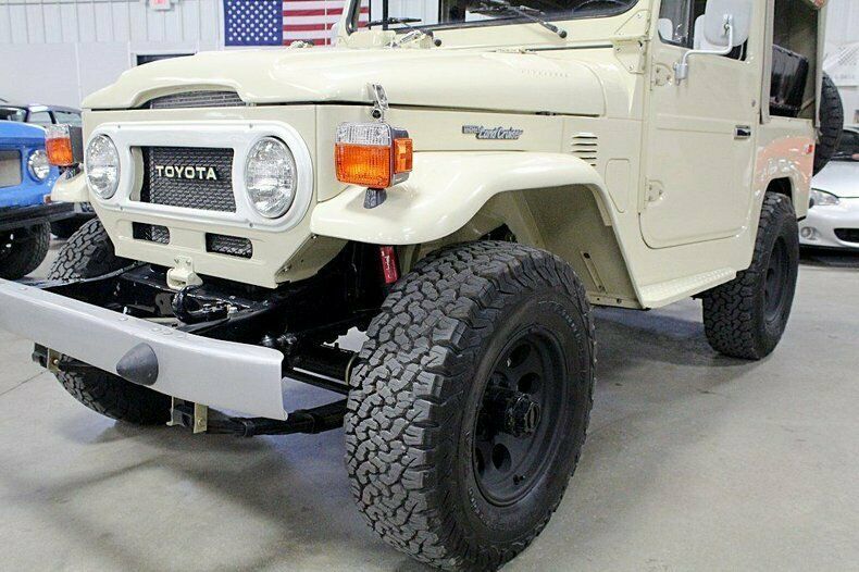 1978 Beige Toyota FJ 40 SUV