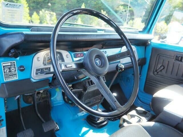 1978 Blue Toyota FJ Cruiser SUV