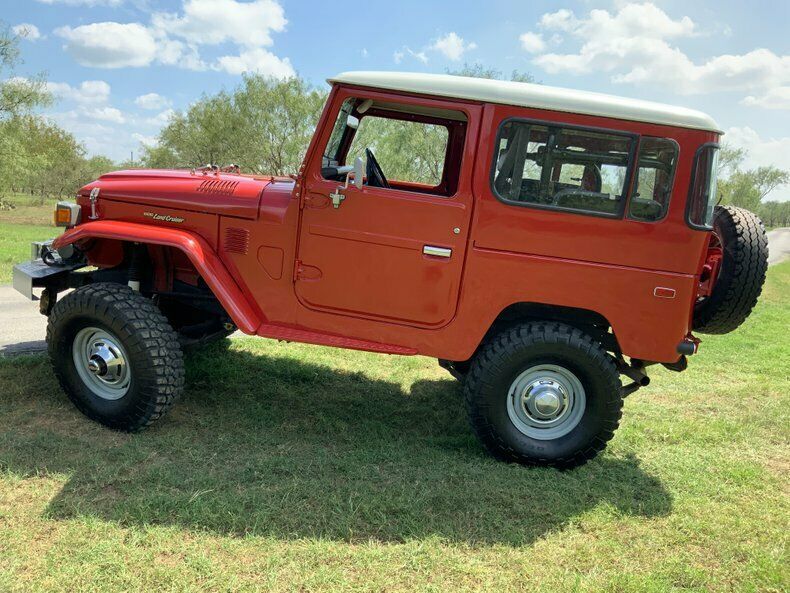 1978 Red Toyota FJ Cruiser --