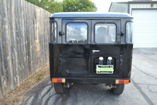 1978 Black Toyota FJ Cruiser SUV