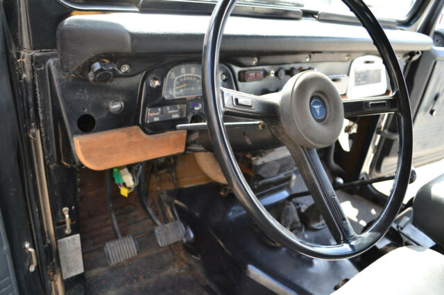 1978 Black Toyota FJ Cruiser SUV