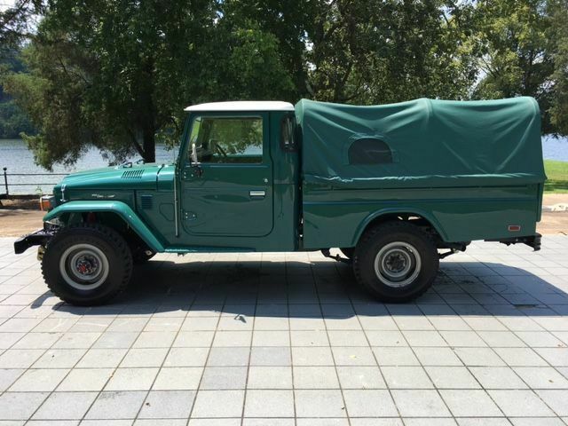 1978 Green Toyota FJ Cruiser --