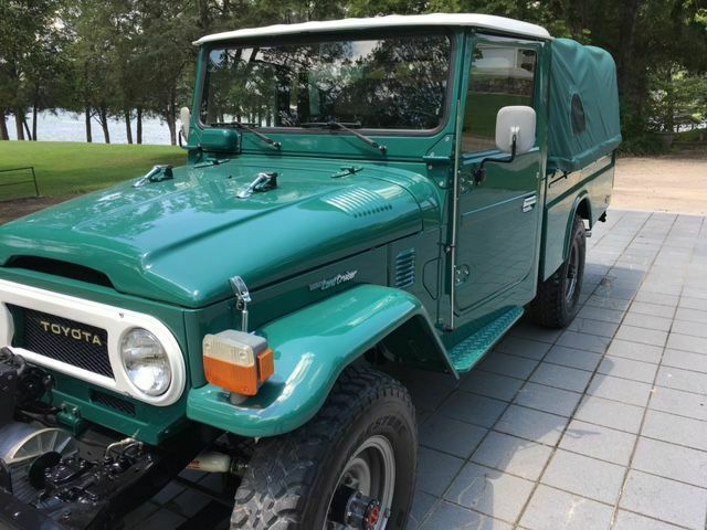 1978 Green Toyota FJ Cruiser --