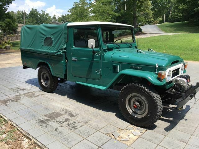 1978 Green Toyota FJ Cruiser --