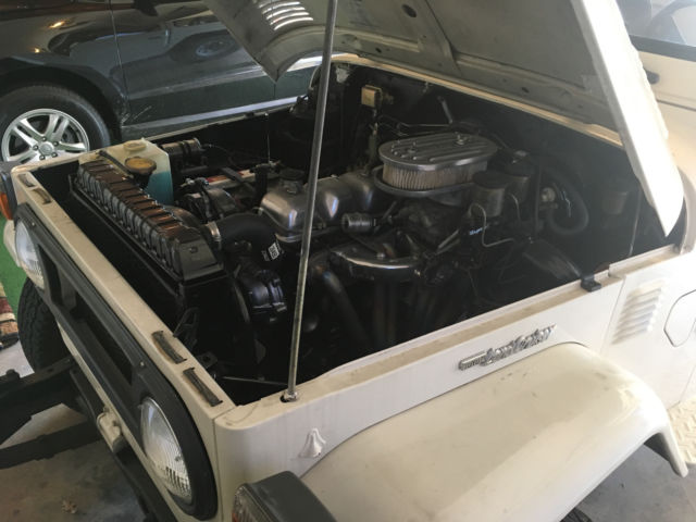 1978 White Toyota Land Cruiser
